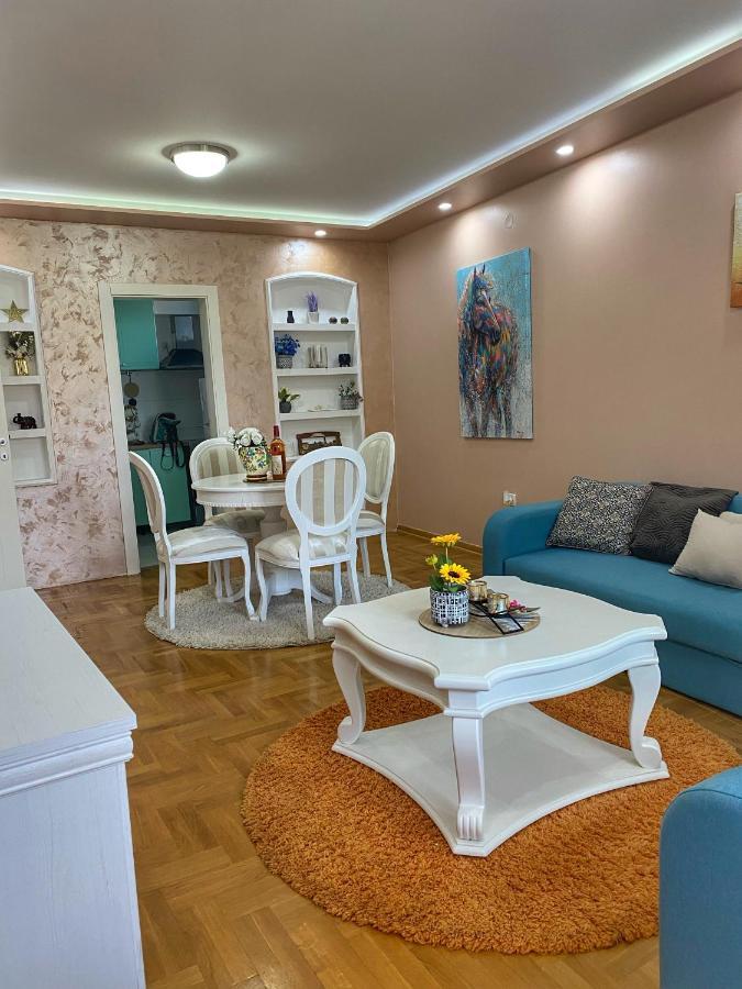 Apartman Diana Sremska Mitrovica Exterior foto